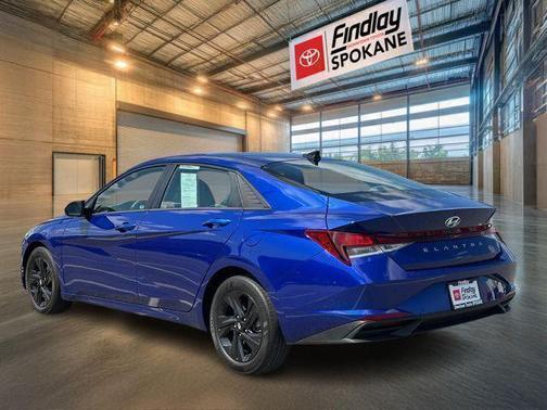 2022 Hyundai ELANTRA SEL