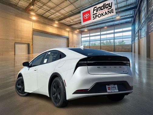 2025 Toyota Prius L