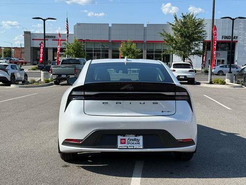 2025 Toyota Prius L