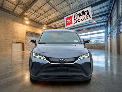 Coastal Gray Metallic 2023 Toyota Venza LE