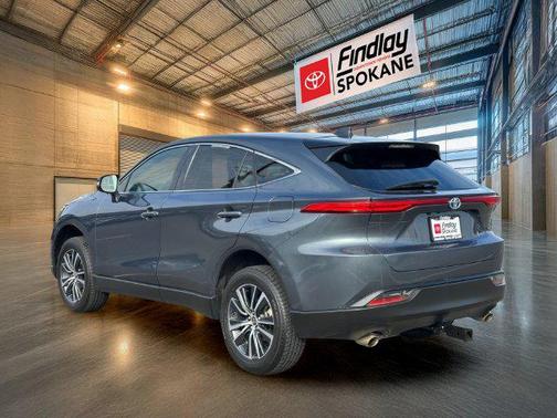 Coastal Gray Metallic 2023 Toyota Venza LE