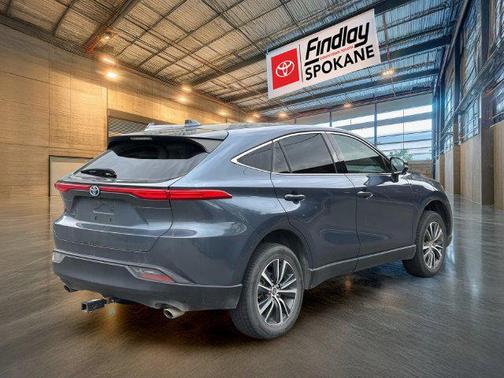 Coastal Gray Metallic 2023 Toyota Venza LE