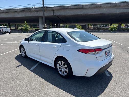 Ice 2024 Toyota Corolla LE