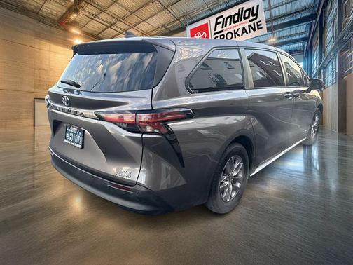 2021 Toyota Sienna XLE 7 Passenger