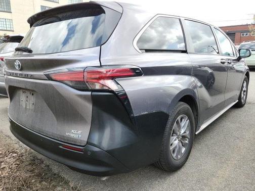 2021 Toyota Sienna XLE 7 Passenger