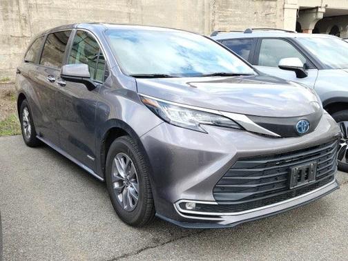 2021 Toyota Sienna XLE 7 Passenger