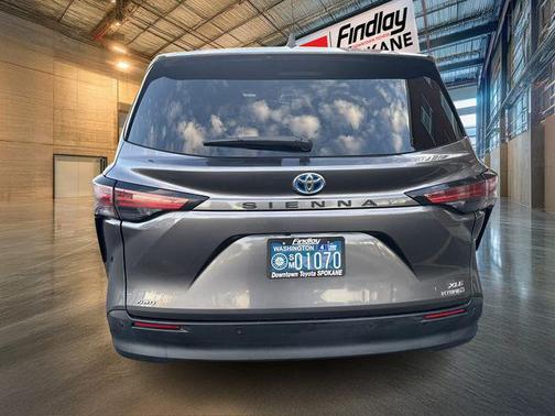 2021 Toyota Sienna XLE 7 Passenger