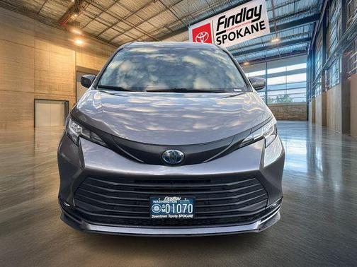 2021 Toyota Sienna XLE 7 Passenger