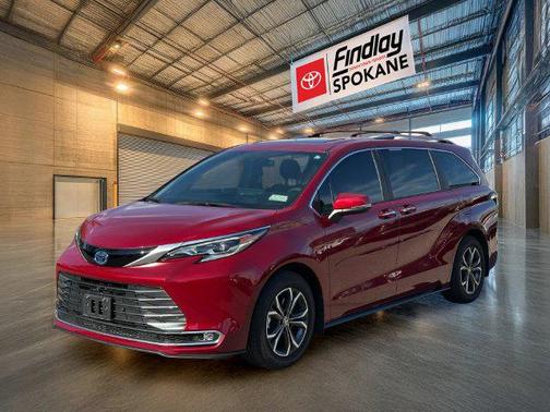 Pearl 2025 Toyota Sienna Platinum