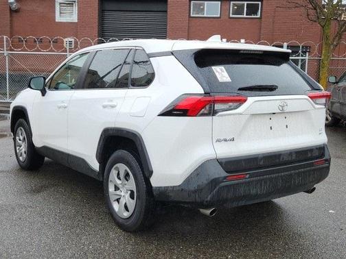 Ice Cap 2023 Toyota RAV4 LE