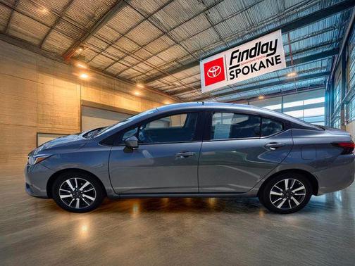 Gun Metallic 2024 Nissan Versa 1.6 SV