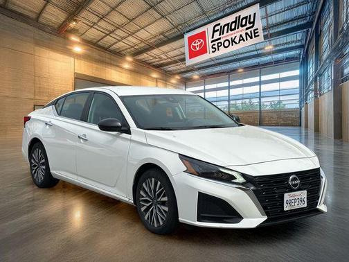 Glacier White 2025 Nissan Altima 2.5 SV