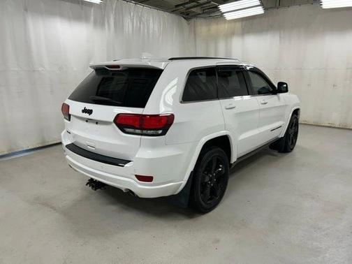 White 2015 Jeep Grand Cherokee Altitude