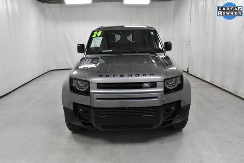 2024 Land Rover Defender P400 X-Dynamic SE