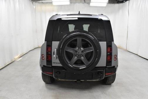 2024 Land Rover Defender P400 X-Dynamic SE