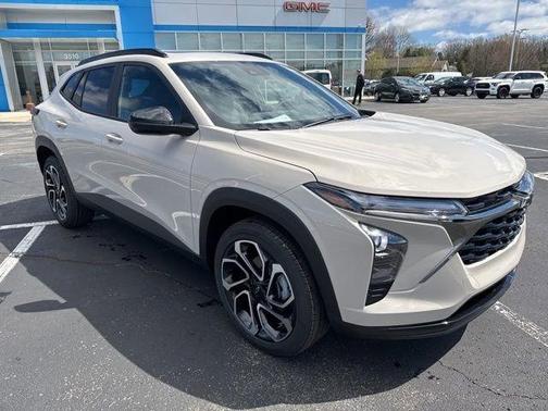 Tan 2026 Chevrolet Trax 2RS