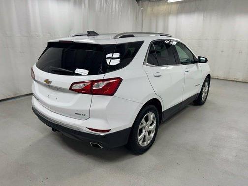White 2020 Chevrolet Equinox 2LT