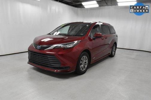 2021 Toyota Sienna LE