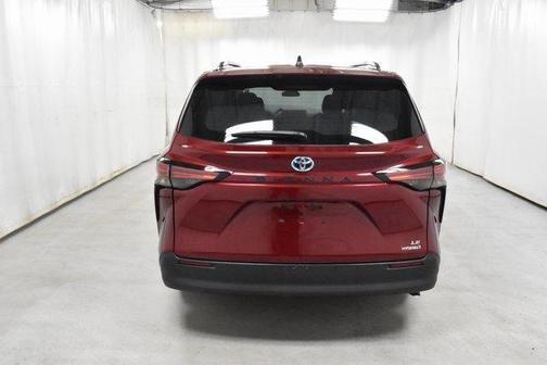 2021 Toyota Sienna LE