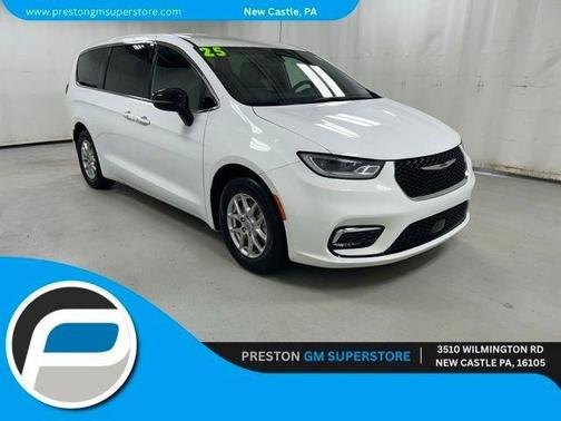 2025 Chrysler Pacifica Select