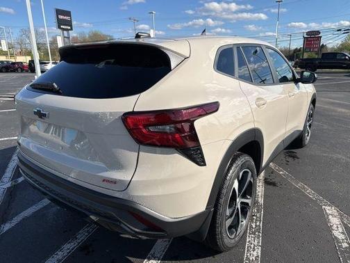 Tan 2026 Chevrolet Trax 1RS