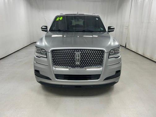 Silver 2024 Lincoln Navigator L Reserve