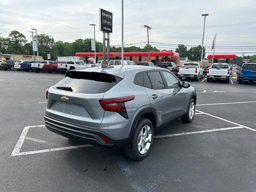 2025 Chevrolet Trax LS