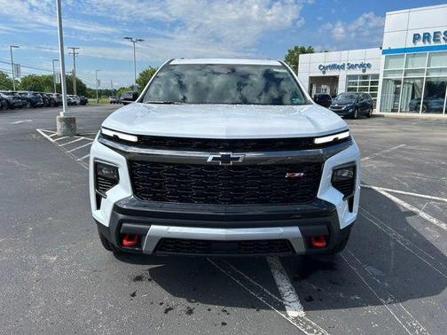 White 2026 Chevrolet Traverse Z71