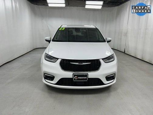 2023 Chrysler Pacifica Touring-L