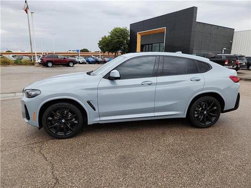 2023 BMW X4 xDrive30i
