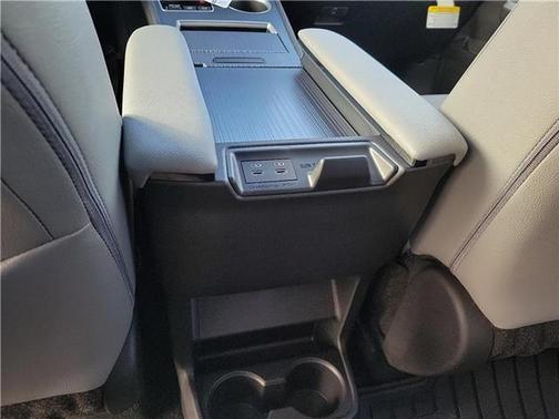 2025 Toyota Sienna XLE 8 Passenger