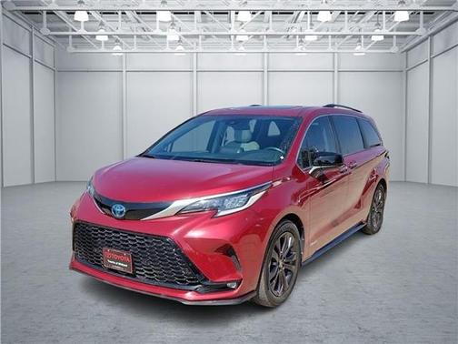2021 Toyota Sienna XSE 7 Passenger