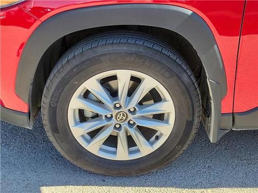 2025 Toyota Corolla Cross LE