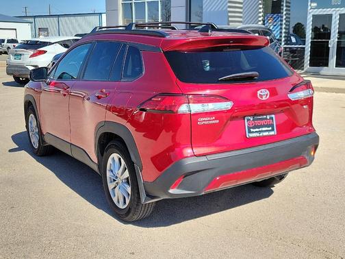 2025 Toyota Corolla Cross LE