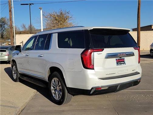 2022 GMC Yukon XL SLT