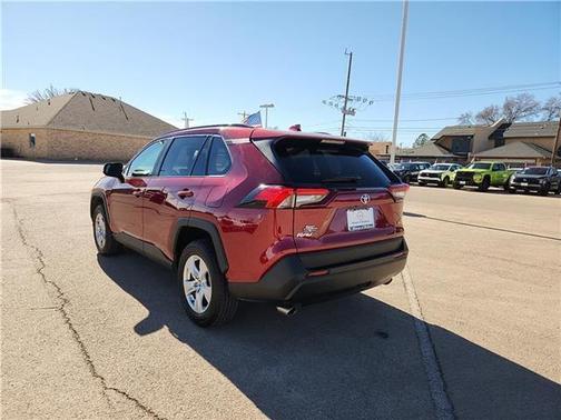 2020 Toyota RAV4 XLE