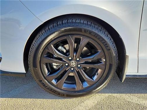 2023 Toyota Sienna XSE 7 Passenger