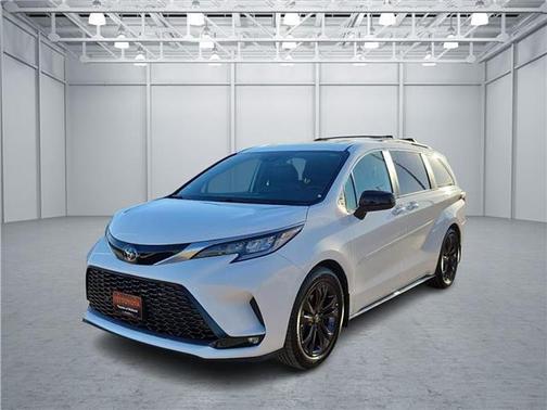 2023 Toyota Sienna XSE 7 Passenger