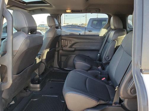 2023 Toyota Sienna XSE 7 Passenger