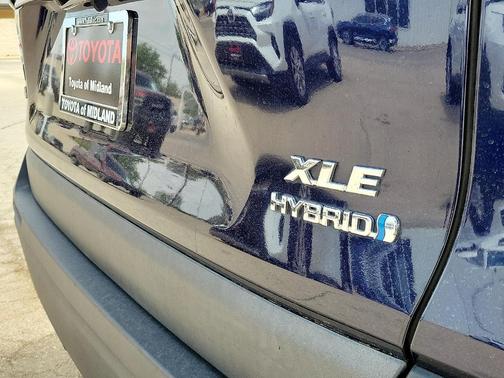 2022 Toyota RAV4 Hybrid XLE Premium