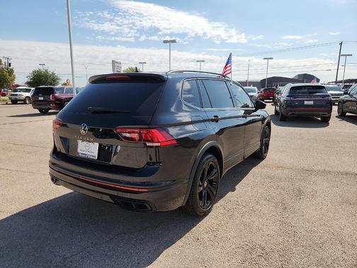 2024 Volkswagen Tiguan 2.0T SE R-Line Black
