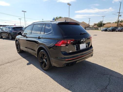 2024 Volkswagen Tiguan 2.0T SE R-Line Black