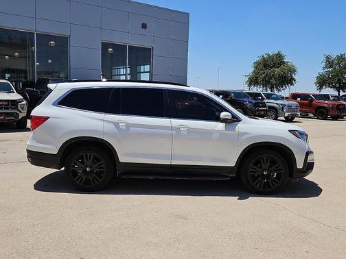 Platinum White Pearl 2022 Honda Pilot Special Edition
