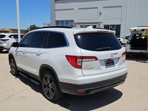 Platinum White Pearl 2022 Honda Pilot Special Edition