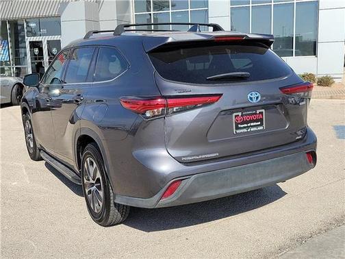 2022 Toyota Highlander Hybrid XLE