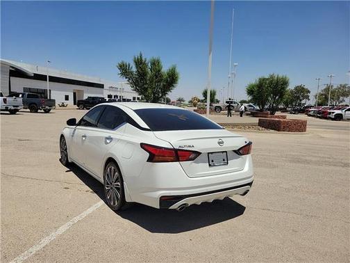 White 2024 Nissan Altima 2.5 SL