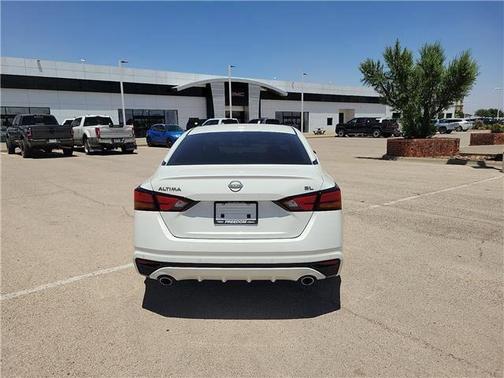 White 2024 Nissan Altima 2.5 SL