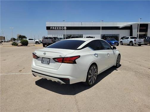 White 2024 Nissan Altima 2.5 SL