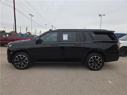 2023 Chevrolet Suburban RST