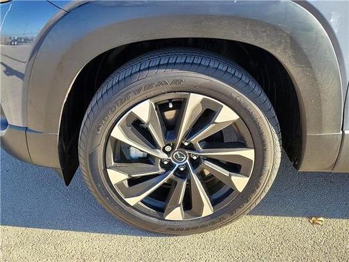 2025 Mazda CX-50 PLUS PACKAGE